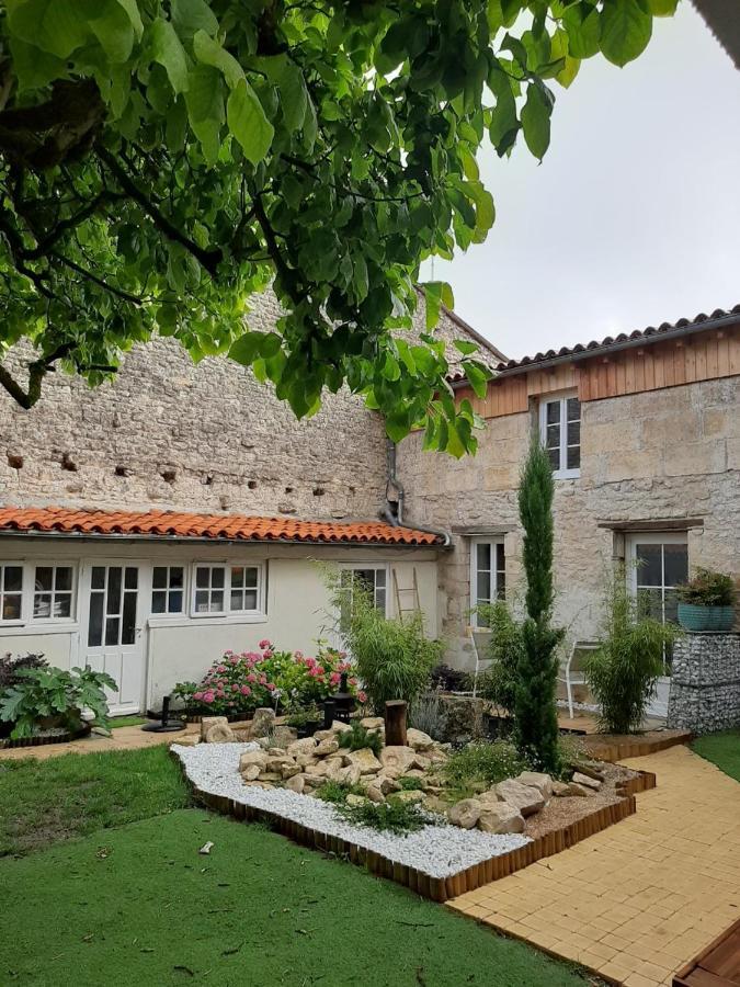 Ferienwohnung Le Petit Bois Niort Exterior foto