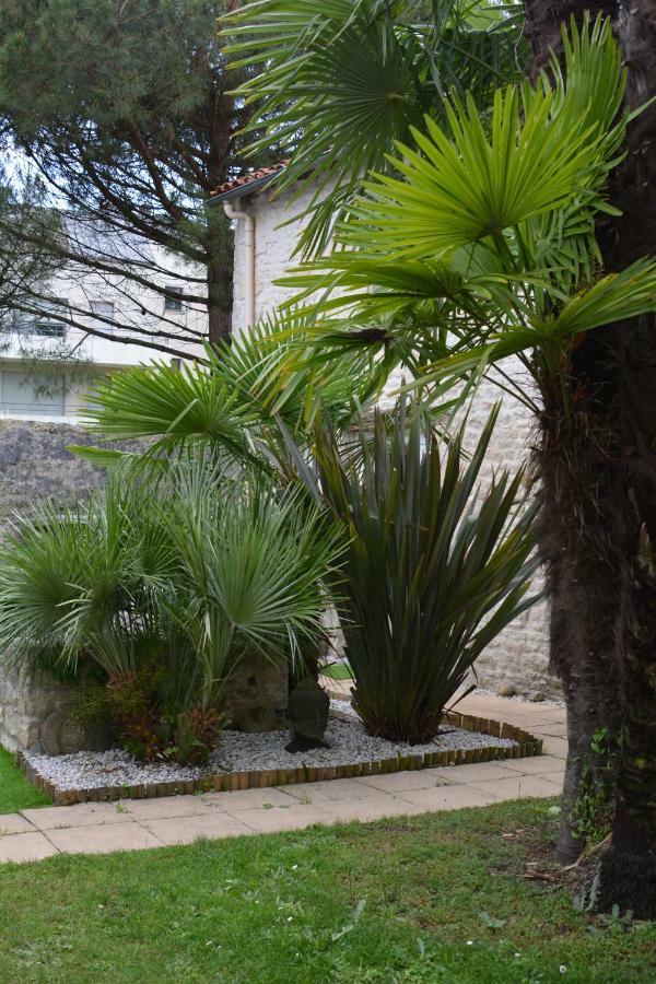 Ferienwohnung Le Petit Bois Niort Exterior foto